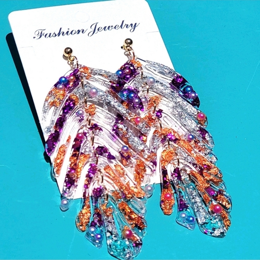 NEW Hawaiian palm leaf dangle

earrings, 3.5" LONG